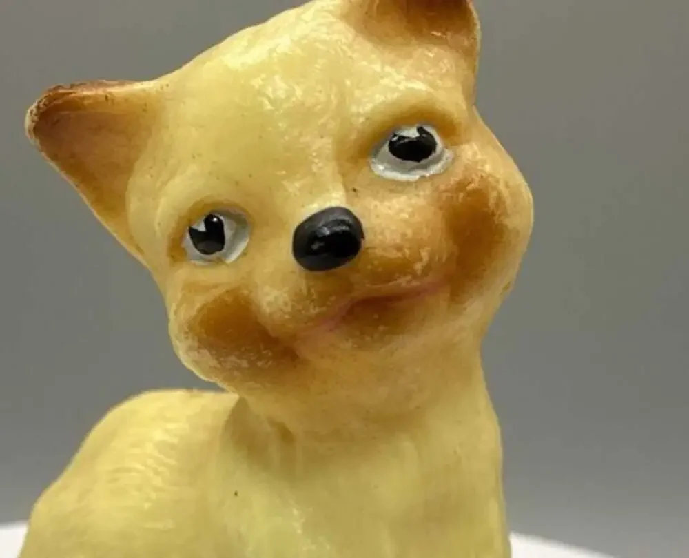 Siamese Cat Kitten Plastic Pencil Sharpener Yellow Brown Miniature Hong Kong Vtg